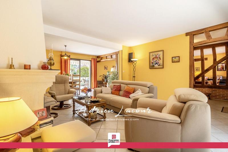 Maison - 242 m² - 10 pièces