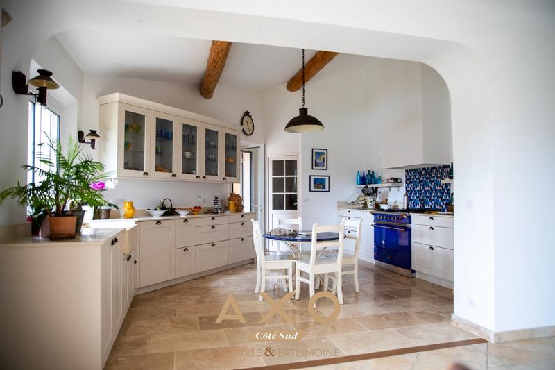 Maison - 224 m² - 7 pièces