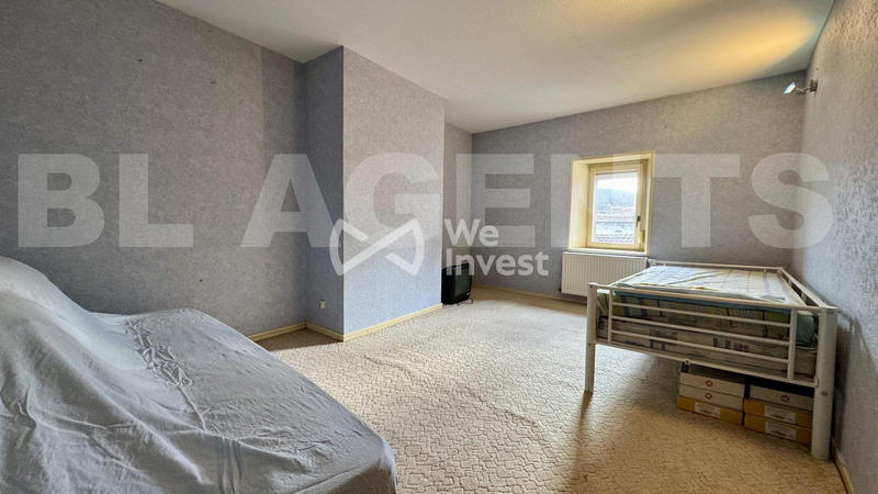 Maison - 235 m² - 9 pièces