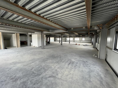 Local d'activités - 1 600 m²