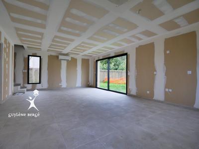 Maison - 86 m² - 4 pièces