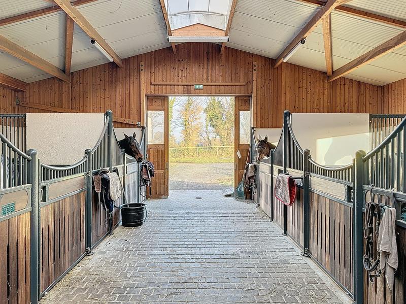 Maison - 285 m² - 5 pièces