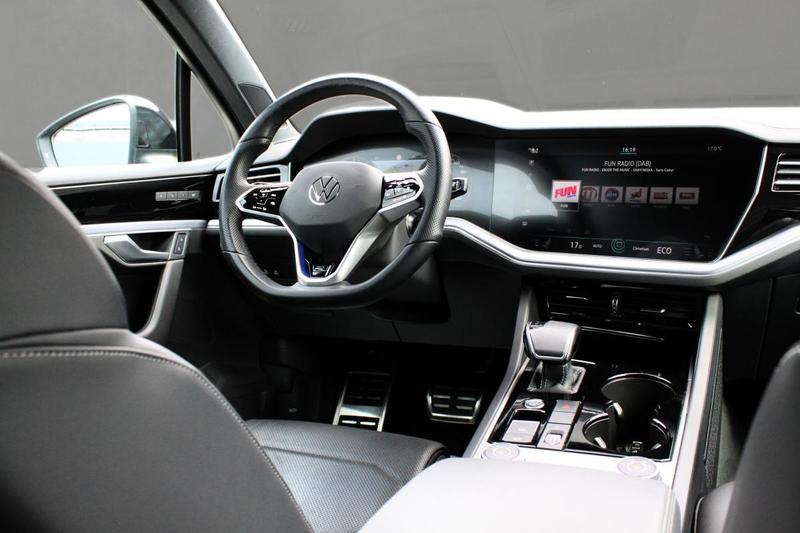 Volkswagen Touareg R -Design 3.0hybrid 462ch To Attelage - Lld 1250/Mois