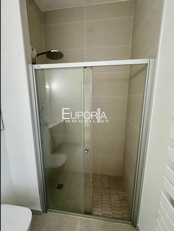 Appartement - 121 m² - 5 pièces