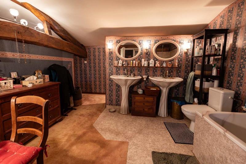 Maison - 180 m² - 6 pièces