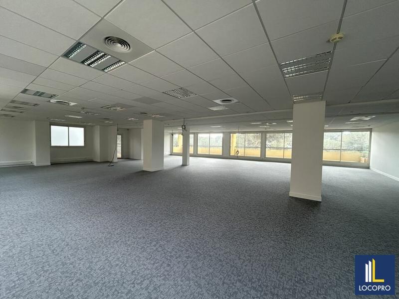 Bureau - 2 922 m²