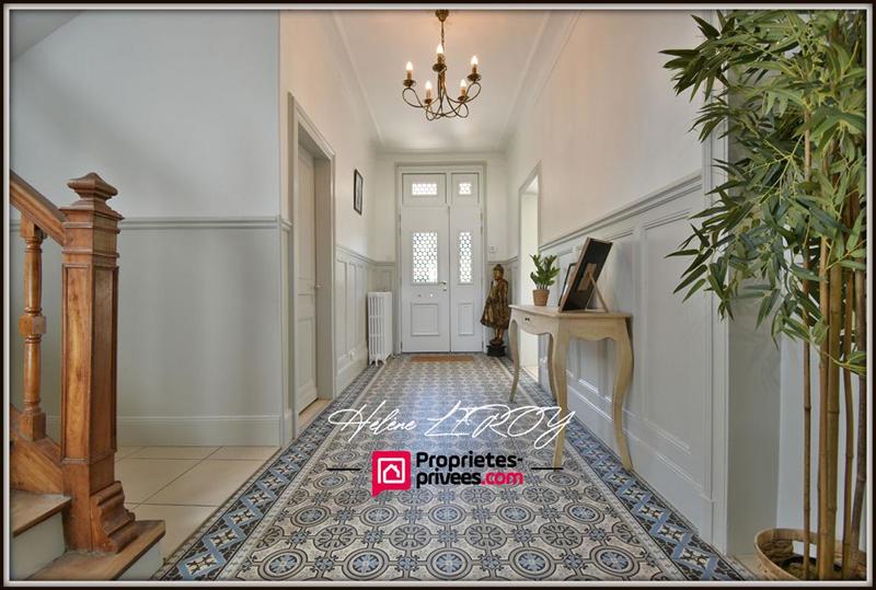 Demeure - 229 m² - 6 pièces