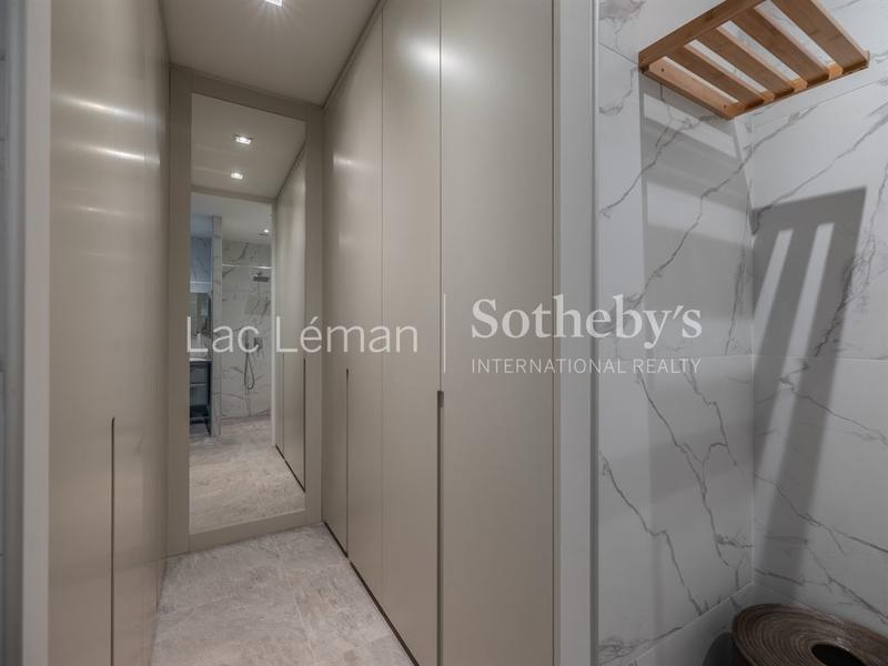 Maison - 245 m² - 8 pièces