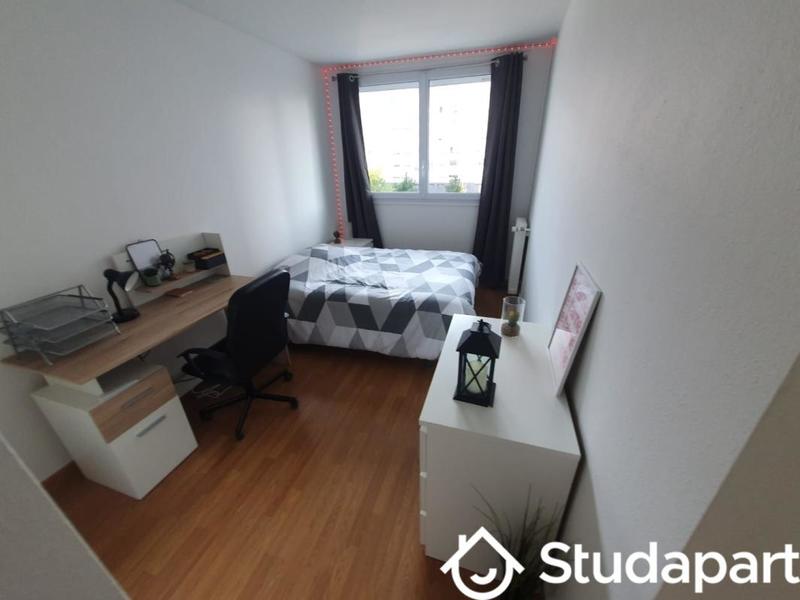 Chambre - 10 m² - 1 pièce