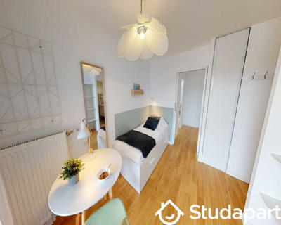 Chambre - 90 m² - 1 pièce