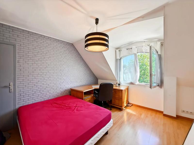 Maison - 140 m² - 8 pièces