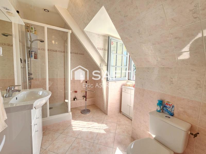 Maison - 200 m² - 6 pièces