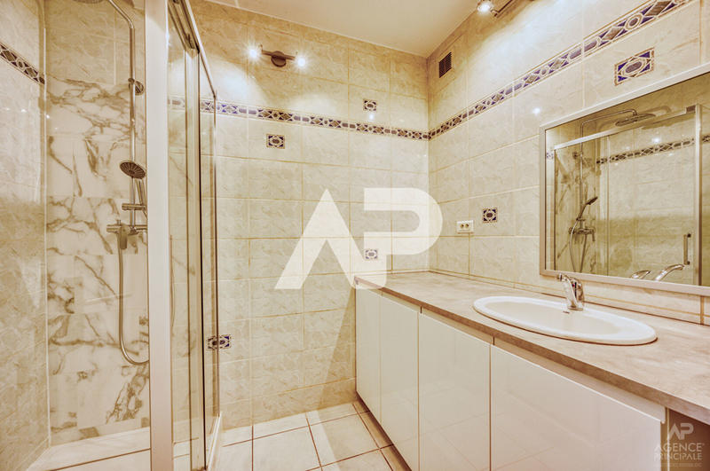 Appartement - 115 m² - 5 pièces