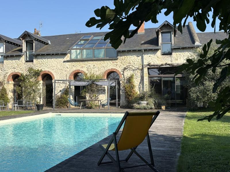 Maison - 375 m² - 7 pièces