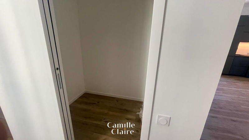 Appartement - 92 m² - 5 pièces