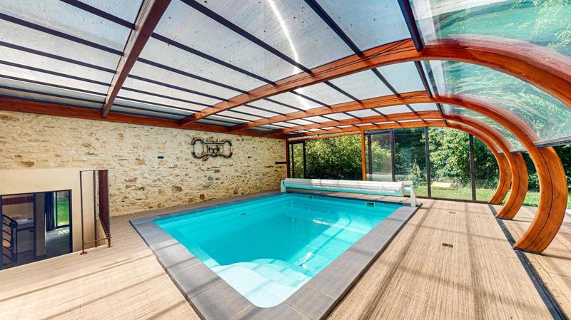 Demeure - 677 m² - 26 pièces