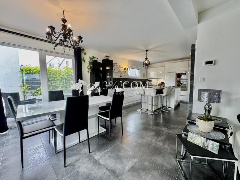 Maison - 98 m² - 5 pièces