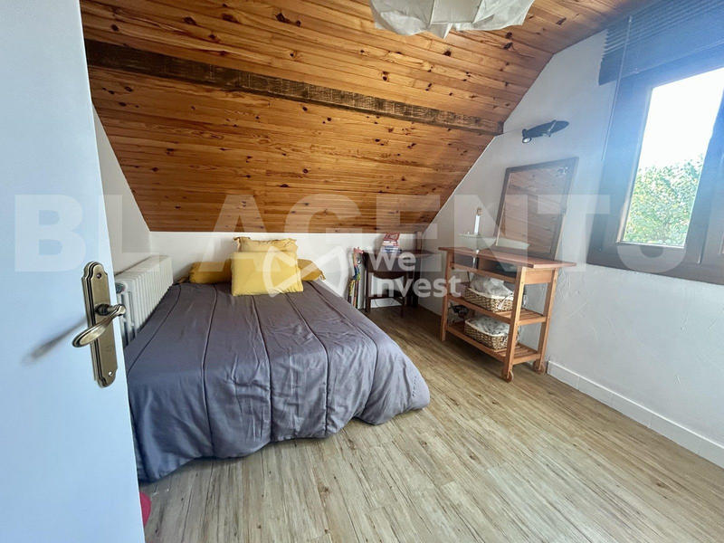 Maison - 228 m² - 10 pièces