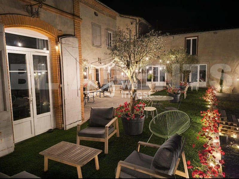 Maison - 282 m² - 13 pièces