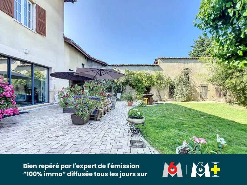 Maison - 330 m² - 8 pièces