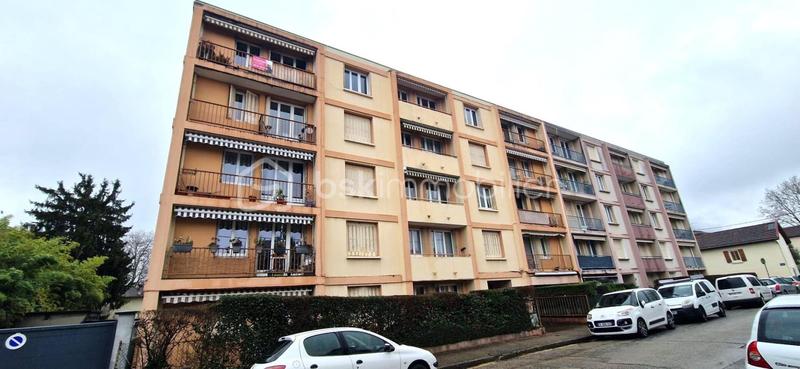 Appartement - 85 m² - 5 pièces