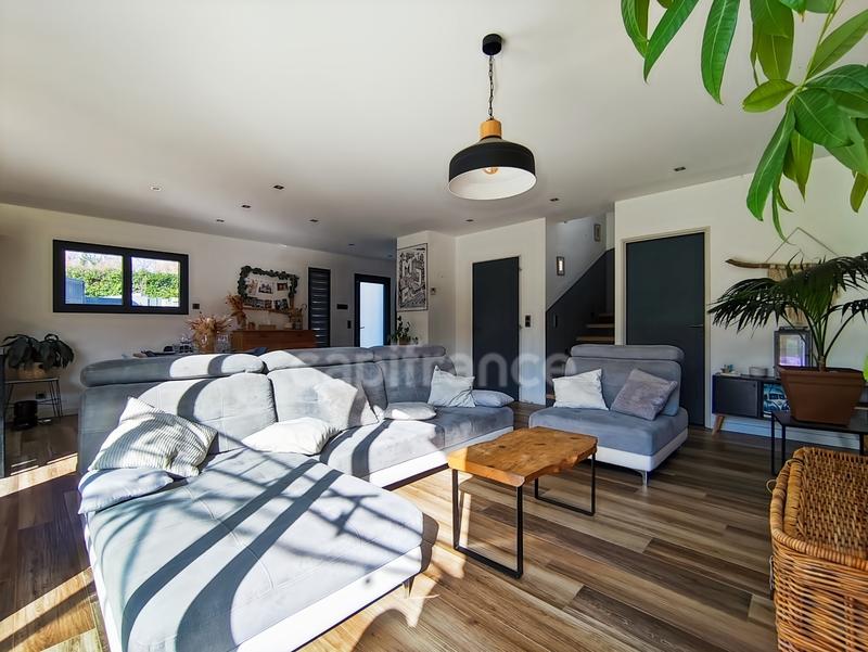 Maison - 163 m² - 6 pièces