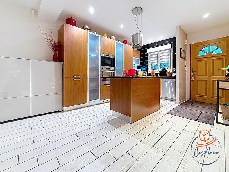 Maison - 195 m² - 6 pièces