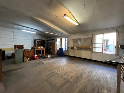 Maison - 220 m² - 5 pièces