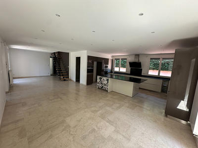 Maison - 307 m² - 9 pièces