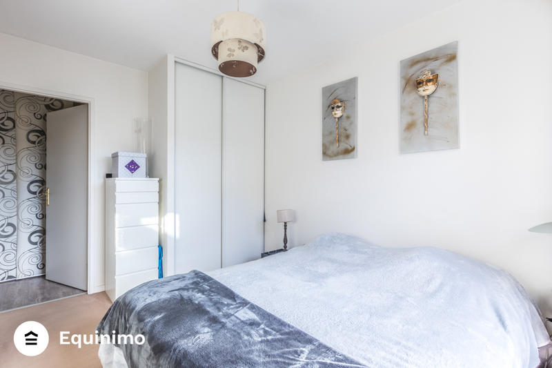 Appartement - 93 m² - 5 pièces