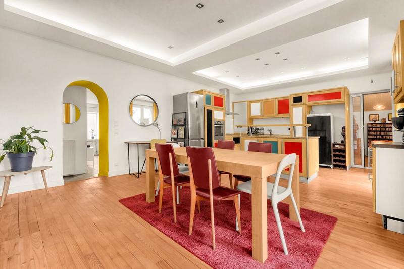 Maison - 240 m² - 6 pièces