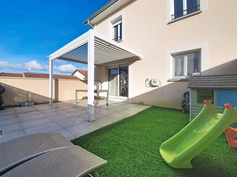 Maison - 98 m² - 4 pièces