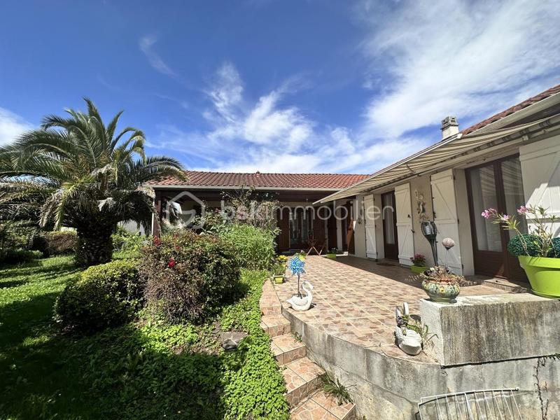 Maison traditionnelle - 128 m² - 8 pièces