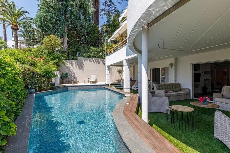 Appartement - 161 m² - 4 pièces