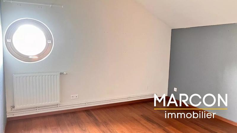 Maison - 94 m² - 5 pièces