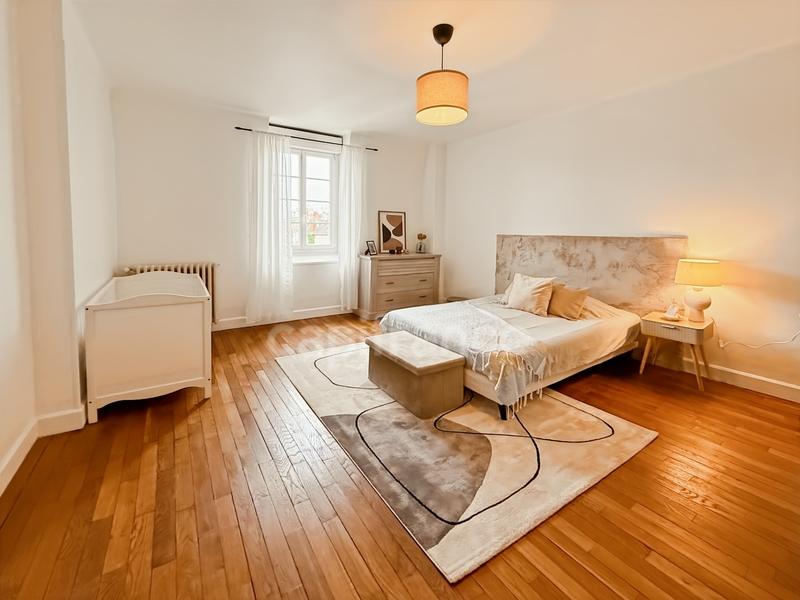 Immeuble - 331 m² - 14 pièces