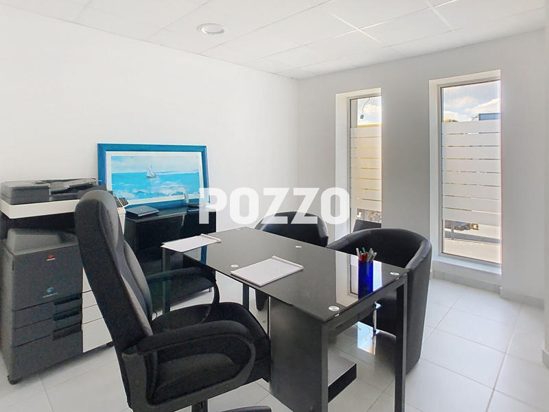 Local commercial - 48 m² - 2 pièces