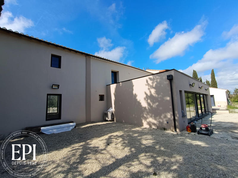 Propriété - 450 m² - 10 pièces