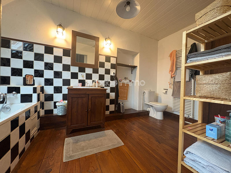 Maison - 233 m² - 6 pièces