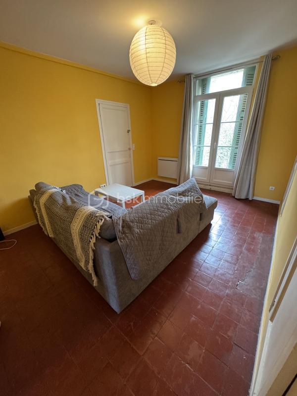 Studio - 85 m² - 4 pièces