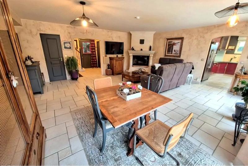 Pavillon - 160 m² - 6 pièces