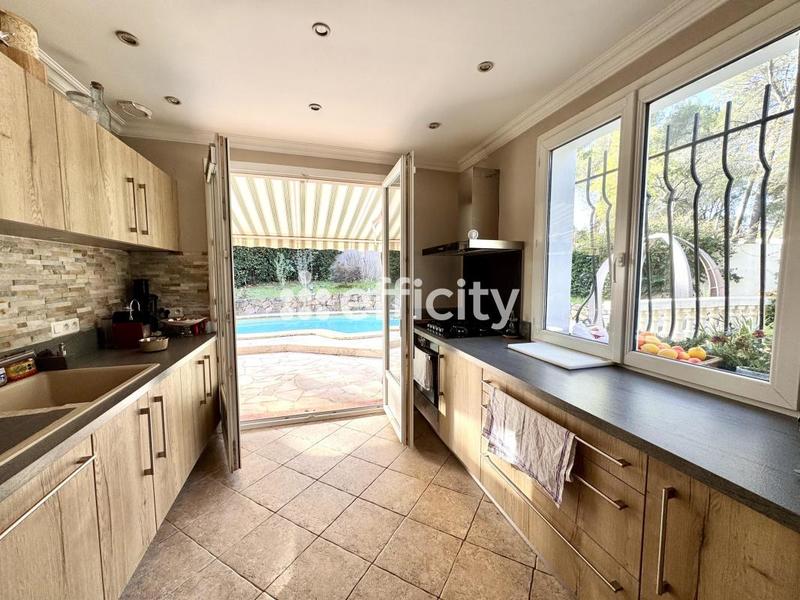 Villa - 130 m² - 5 pièces