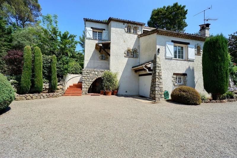 Maison - 150 m² - 4 pièces