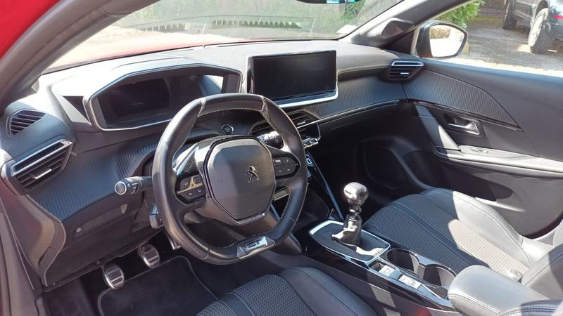 Peugeot 208 II 1.2 PureTech 100 Gt Line - Entretien constructeur