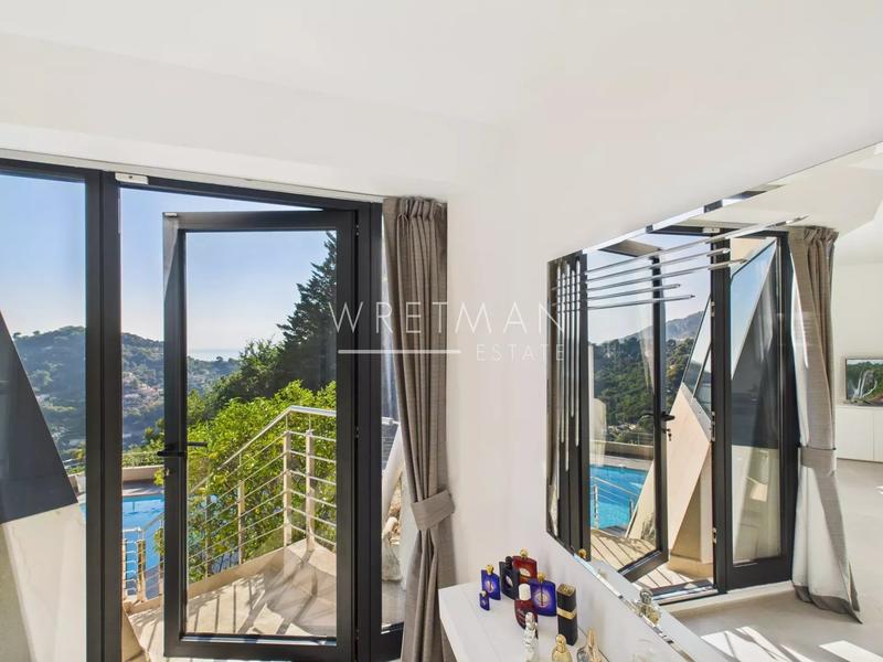 Villa - 335 m² - 7 pièces