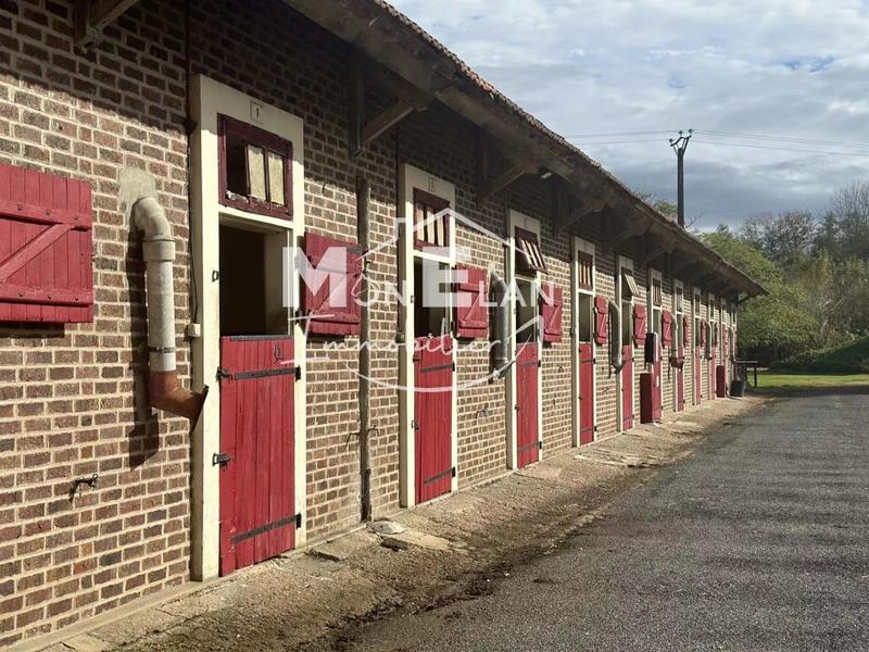 Maison - 420 m² - 10 pièces