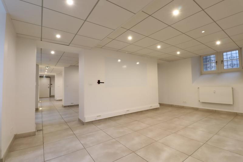 Bureau - 92 m² - 4 pièces