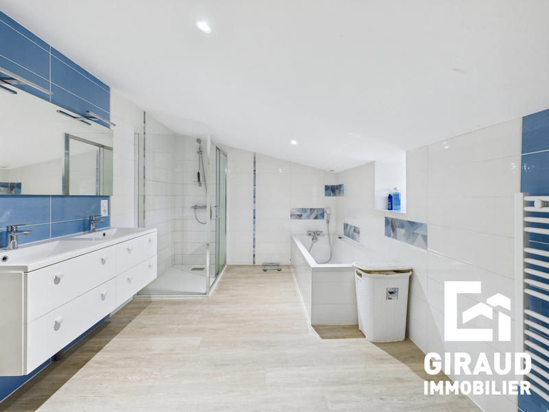 Maison - 140 m² - 4 pièces