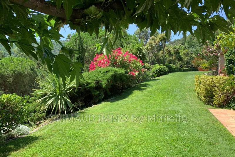 Villa - 245 m² - 6 pièces