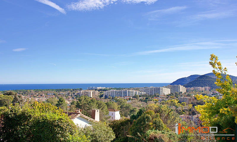 Villa - 215 m² - 9 pièces